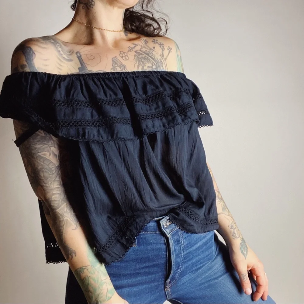 ARITZIA WILFRED Hollande Off Shoulder Top Black XS - Picture 1 of 7